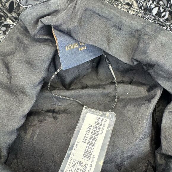 Louis Vuitton Bob Rainy Day Black Patent Bucket Hat Noir NWT - Picture 9 of 11